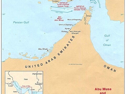 Met de opzettelijke catastrofe zou Iran de scheepvaart in de Straat van Hormuz blokkeren.