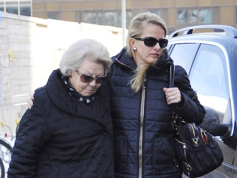 Koningin Beatrix en haar schoondochter Mabel.