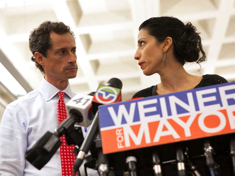 Anthony Weiner en zijn vrouw Huma Abedin in 2013, toen hij burgemeester van New York wou worden.
