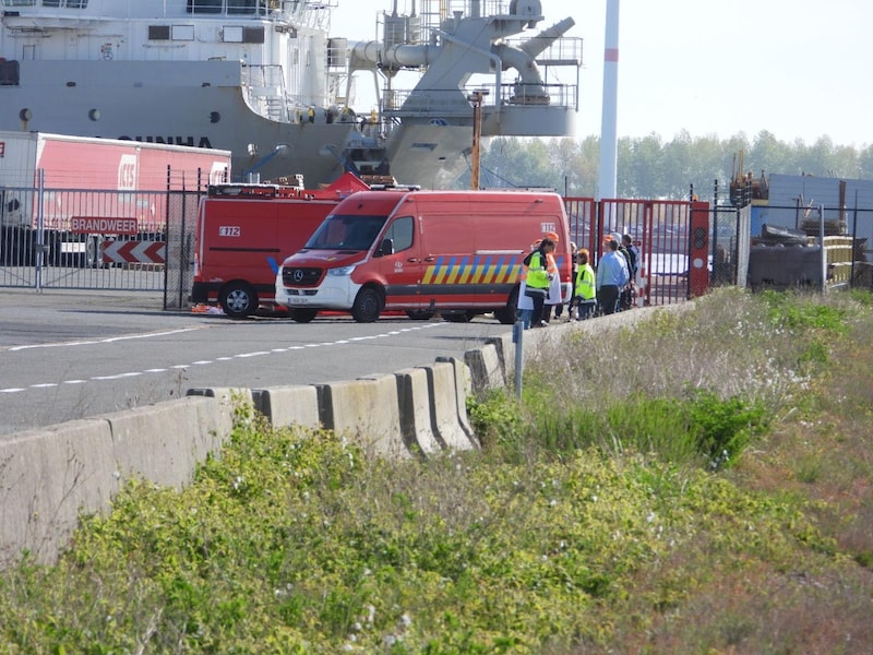 De hulpdiensten konden het slachtoffer bevrijden, maar de man overleed ter plekke.