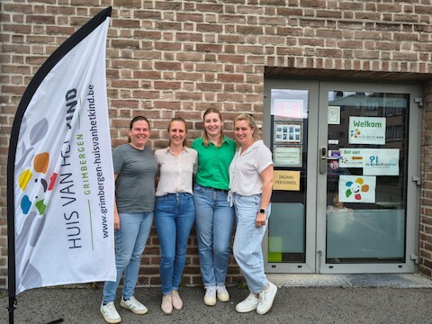 Oriana, Jolien, Ellen en Axelle van vroedvrouwenpraktijk De Bloesem ondersteunen Grimbergse gezinnen bij de perinatale zorg