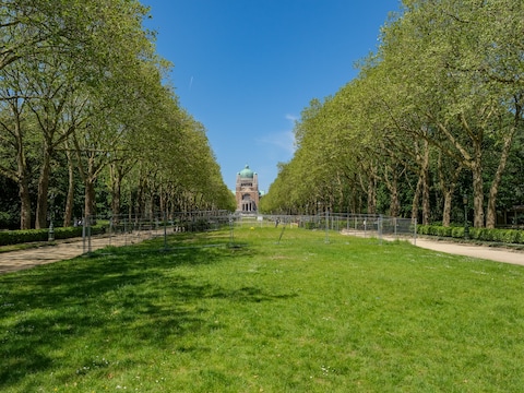 Het Elisabethpark in Koekelberg. Daar kreeg het slachtoffer zaterdagavond verschillende messteken.