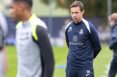 Union-trainer David Hubert ging nog afscheid nemen bij OHL en heeft pas sinds vandaag complete spelersgroep: “Integratie op 2 snelheden”