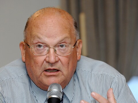 Koninklijk opdrachthouder Jean-Luc Dehaene werkt in alle stilte verder.