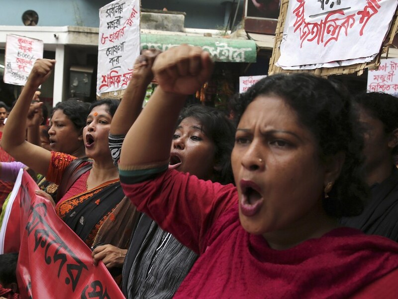 Naaisters in Bangladesh protesteren tegen slechte werkomstandigheden.