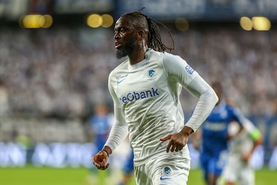 Tolu op weg naar de uitgang: Wolverhampton wil topschutter van Racing Genk
