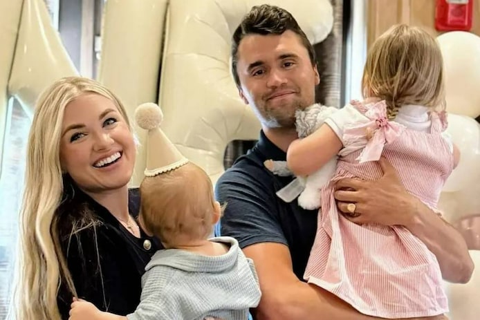 PACKERS EARTHQUAKE 💚💛:In the emotional aftermath of after Charlie Kirk’s loss, his wife — Erika Kirk made a surprise appearance at Lambeau Field to thank the Green Bay Packers for their support. In an emotional twist, CEO Ed Policy stunned Cheesehead Nation by promising Kirk’s children lifetime access to Titletown — before the family joined players on the frozen tundra for a powerful pre-game tribute that left Wisconsin trembling and the entire NFL speechless… - smp