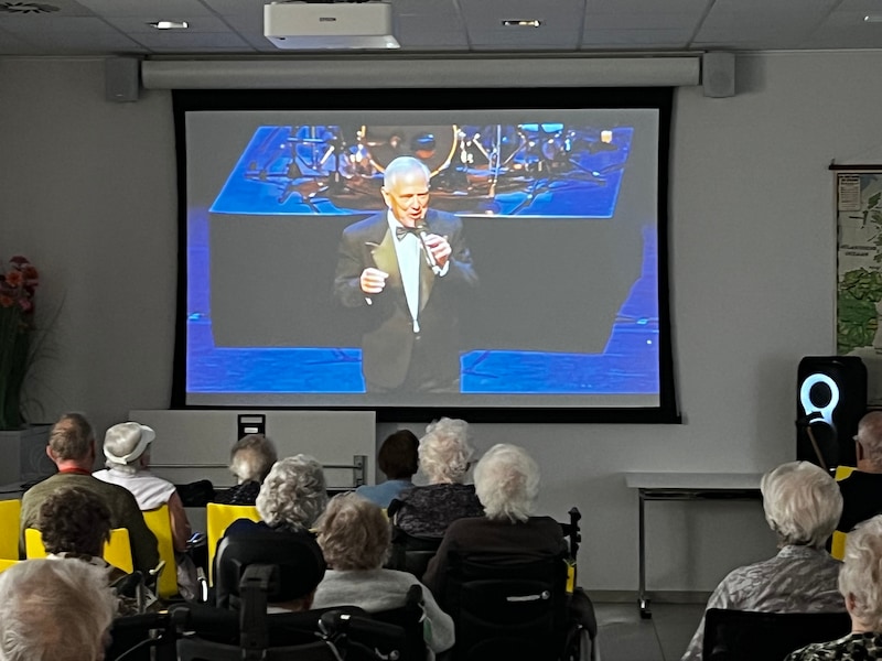WZC De Zilverlinde kreeg woensdag de primeur en mocht genieten van 'We  Sinatra', een muzikale hommage aan de legendarische Frank Sinatra.