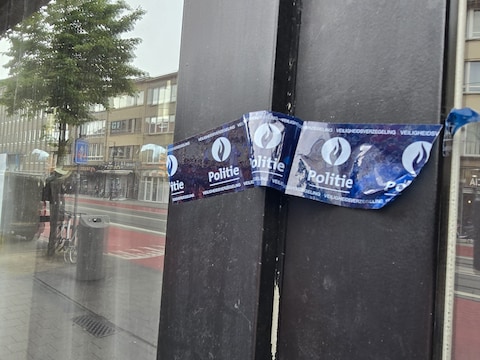 Illustratiebeeld. Vier van de zes gecontroleerde handelszaken in Stuivenberg en Atheneum werden verzegeld tijdens een grootschalige controleactie van Politiezone Antwerpen en verschillende inspectiediensten.