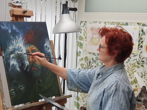 Tilly Vandommele uit Izegem pakt uit met haar eerste solotentoonstelling.
