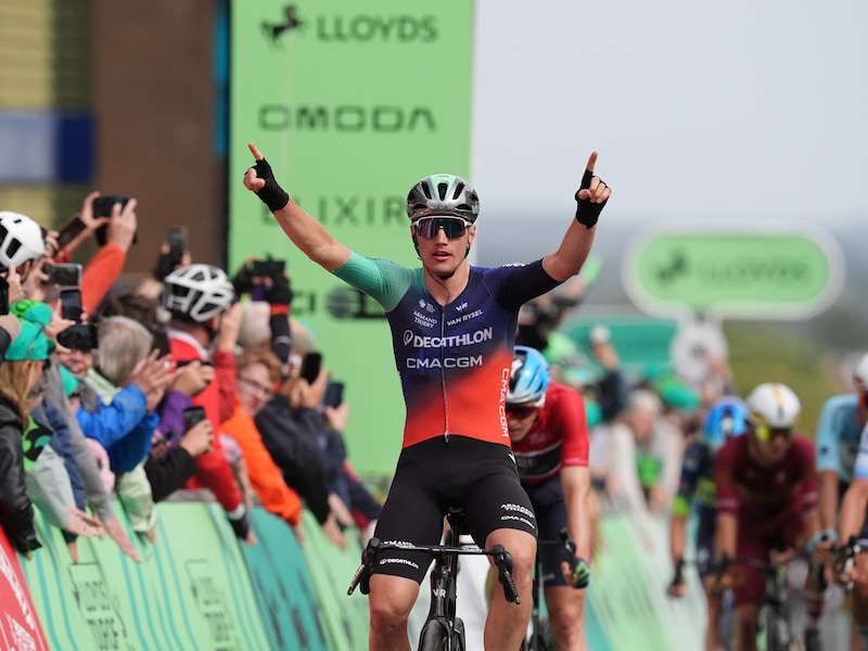 De rollen omgedraaid in de Tour of Britain: deze keer is Olav Kooij sneller dan Tim Merlier