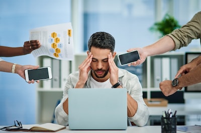 Stuur jij af op een burn-out? Deze 6 alarmsignalen wijzen er