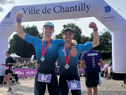 Bram en Tuur Willems lopen elf marathons in elf dagen.