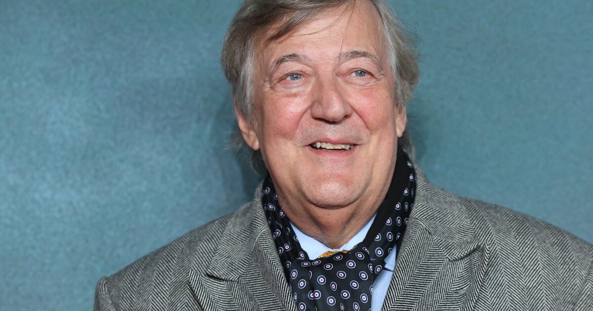 Britse acteur en schrijver Stephen Fry georderd tot ridder: “Verrast en ...