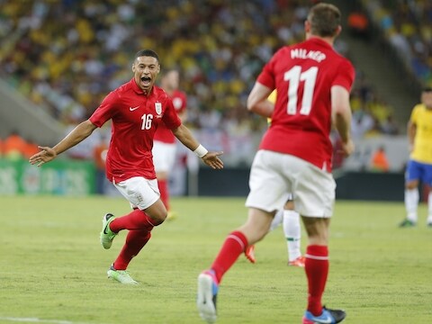 Alex Oxlade-Chamberlain na zijn doelpunt, de 1-1 tegen Brazilië.