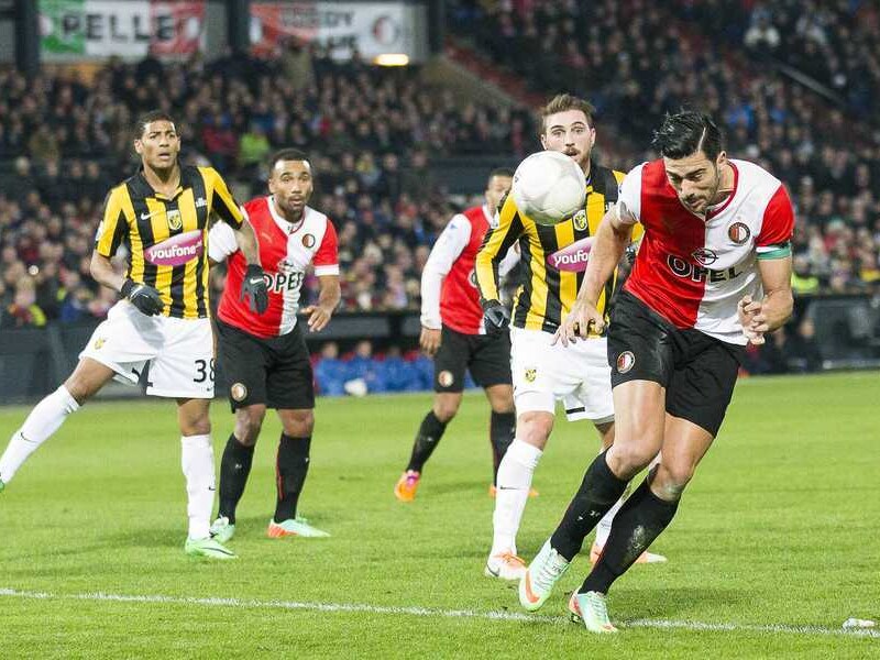 Pellè kopt de 1-0 binnen.