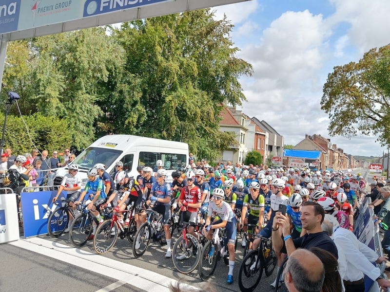 Geslaagde derde Ixina Classic GP Halle lokt veel supporters naar Halle: Fransman Killian Théot sprint naar zege