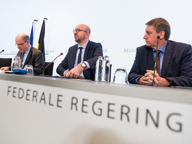 Minister van Justitie Koen Geens (CD&V), premier Charles Michel (MR) en minister van Binnenlandse Zaken Jan Jambon (N-VA).