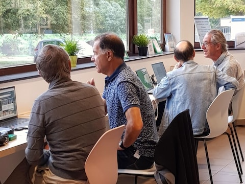 Gemeente Ranst zoekt vrijwilligers voor babbelcafé, school en digipunt