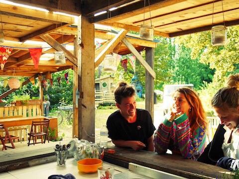 Lotte, Zoë en Hanne van BIVAK Urban Camping.