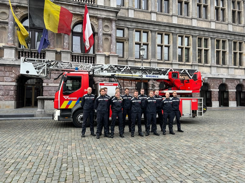 12 rekruten werden vandaag op het schoon verdiep ingezworen bij Brandweer Zone Antwerpen