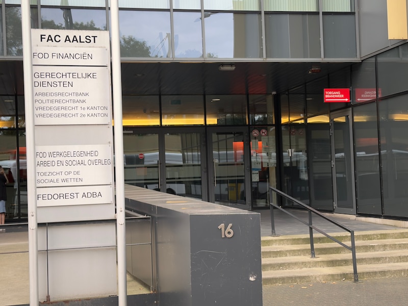 De zaak kwam voor in het vredegerecht in Aalst.
