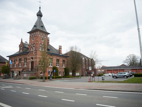Archiefbeeld - het gemeentehuis van Malle 