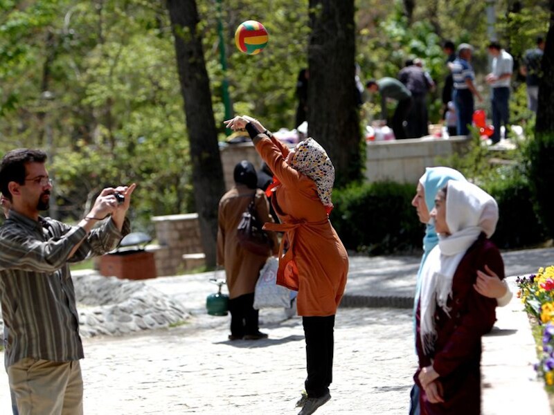 Uiteraard is het programma enkel gericht op gehuwde stellen, in het streng islamitische Iran.