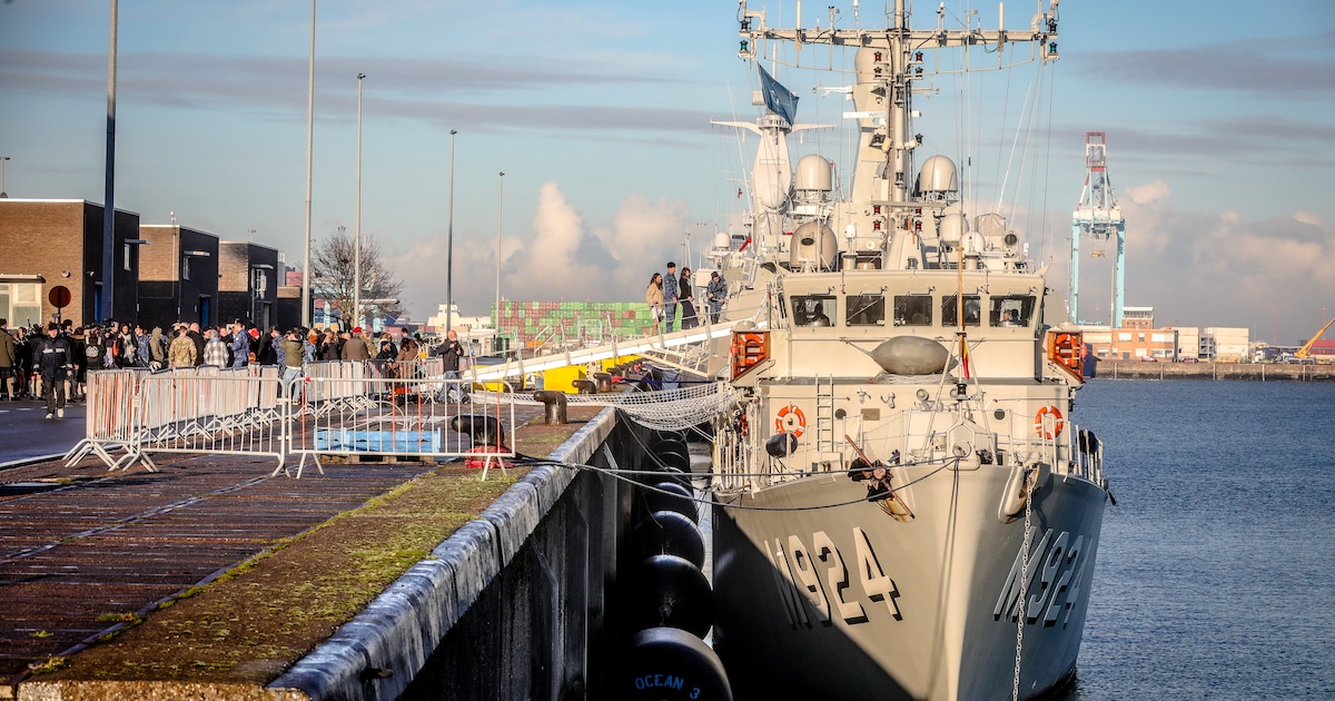 Belgische mijnenjager Primula vertrekt vanuit Zeebrugge voor NAVO ...