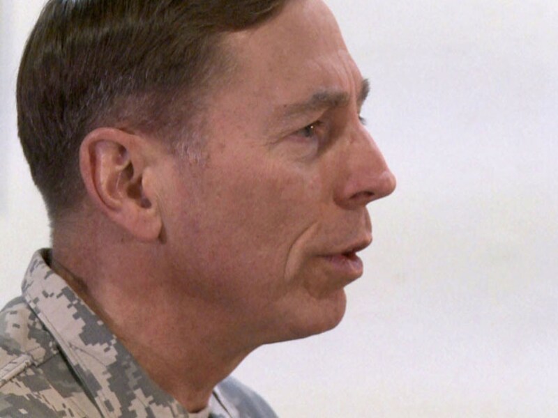 Petraeus: geen toonbeeld van echtelijke trouw.