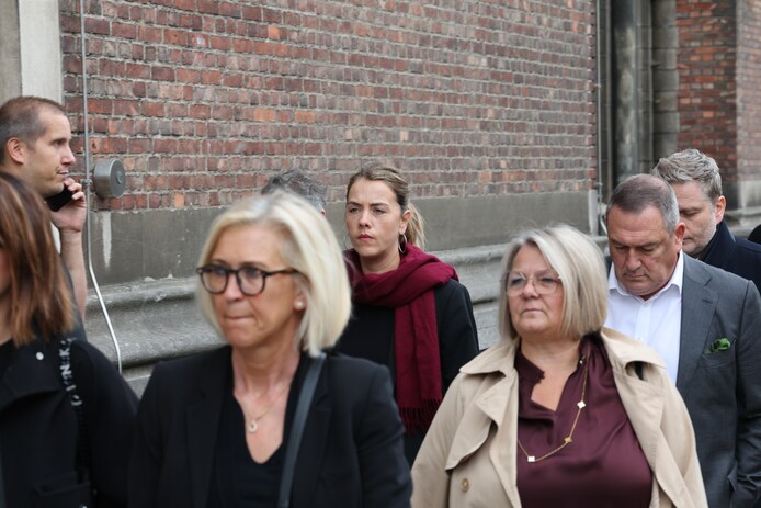 IN BEELD. Bekend Vlaanderen brengt laatste groet aan Brik Van Dyck | BV ...