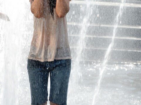Katie Holmes tijdens de opnamen van Mania Days in New York.