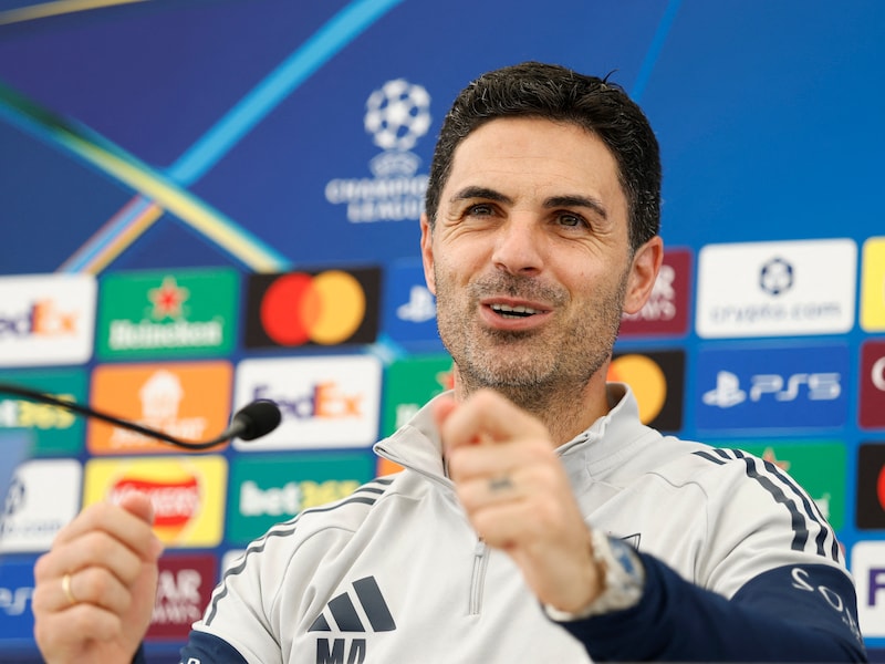 Terwijl Arsenal kampioen werd, stond trainer Arteta doodleuk te barbecueën in zijn tuin: “Maar plots kwam mijn zoon huilend naar me toe”