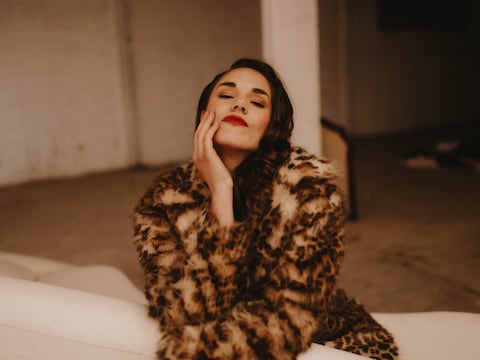 Shari (35) had een afschuw voor haar lichaam, nu leert ze vrouwen sensualiteit ontdekken: “Het draait niet om hoe je kreunt in bed”