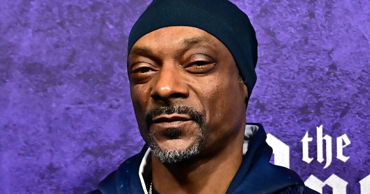 Amerikaanse rapper Snoop Dogg draagt vrijdag olympische vlam ...