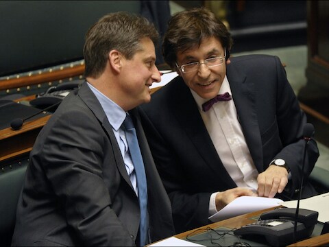 Minister van Begroting Olivier Chastel in een onderonsje met premier Elio Di Rupo.