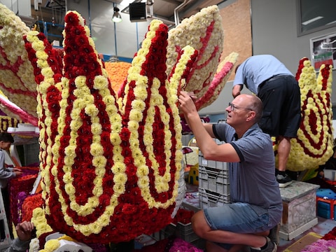 Bouw praalwagens bloemencorso Blankenberge.
