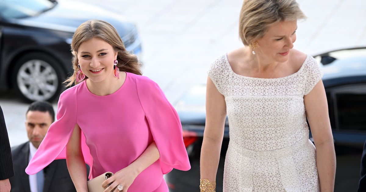Veertig minuten vertraging, maar prinses Elisabeth en koningin Mathilde  stralen tijdens werkbezoek in Egypte | Showbizz | HLN.be