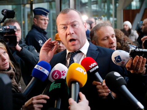 Dimitri Bontinck in zijn gekende stijl tijdens het proces tegen Shariah4Belgium.