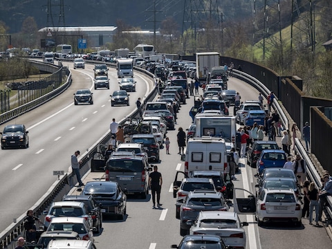 Archiefbeeld. Een lange file aan de Gotthardtunnel.