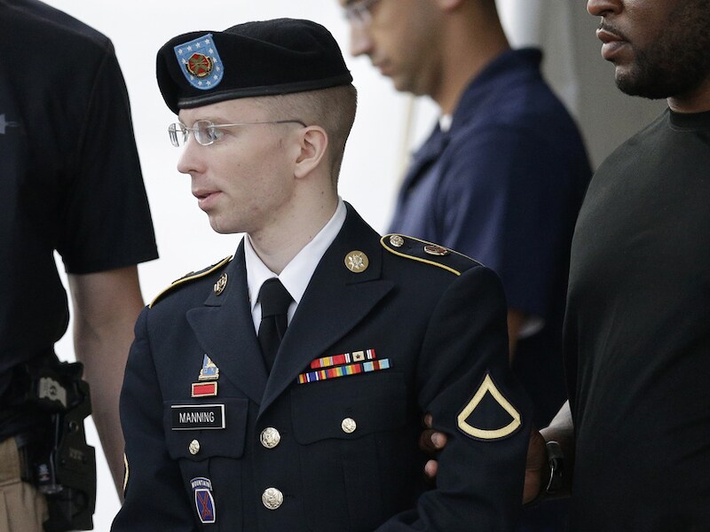 Bradley Manning op 15 juli bij het verlaten van het gerechtsgebouw.