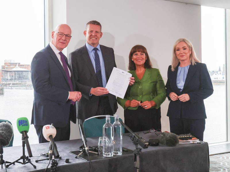 John Swinney (de Schotse premier), Rhun ap Iorweth (de premier van Wales), Mary Lou McDonald (voorzitter van de Ierse nationalistische partij Sinn Féin) en ten slotte Michelle O’Neill (de premier van Noord-Ierland).