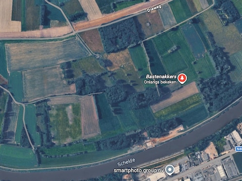 In een veld langs de Schelde werd de Obus tot onploffing gebracht. 
