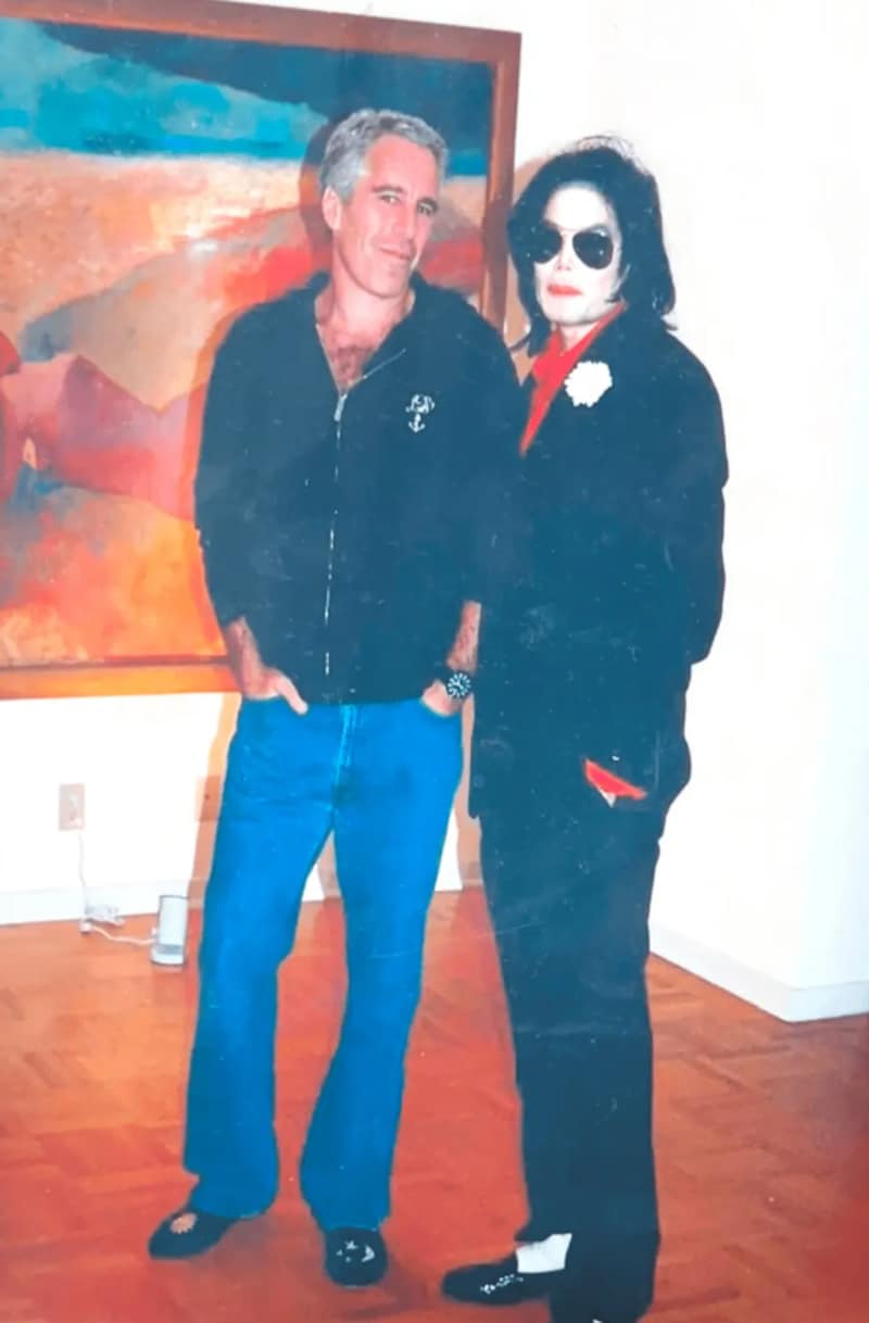 Jeffrey Epstein met Michael Jackson.