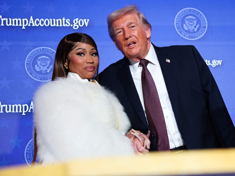 Hij is gek op haar “verdomd mooie kont”: waarom popster Nicki Minaj plots aanschurkt tegen Trump