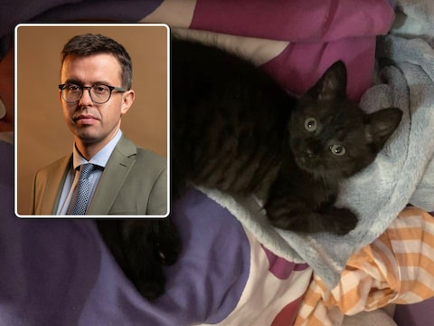 Anthony Godfroid (links) staat GAIA bij in het dossier over katje Zorro, dat werd opgehangen aan een poort in Essen.
