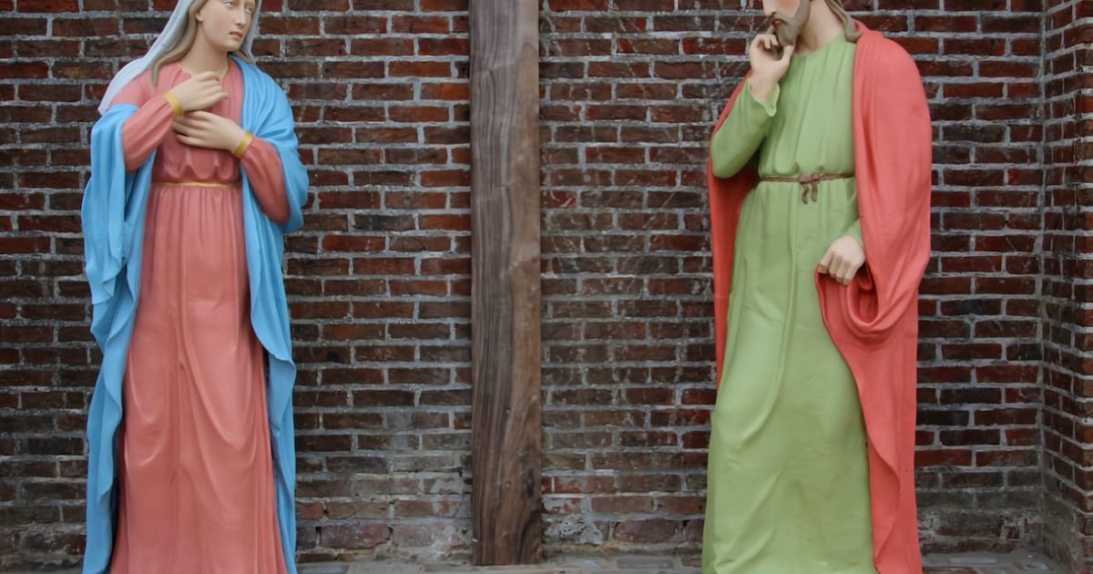 Terracottabeelden op kerkhof Oordegem in ere hersteld: “We zetten hiermee het belang van zorg voor l