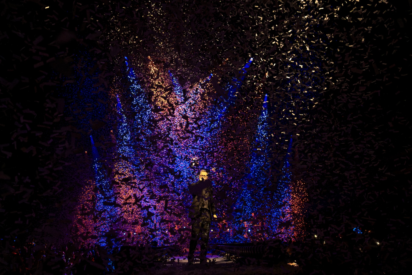 Guus Meeuwis schittert voor het eerst in de Antwerpse AFAS Dome:“Een droom  die uitkomt en het hoogtepunt van mijn afgelopen jaar in België” | Foto |  hln.be