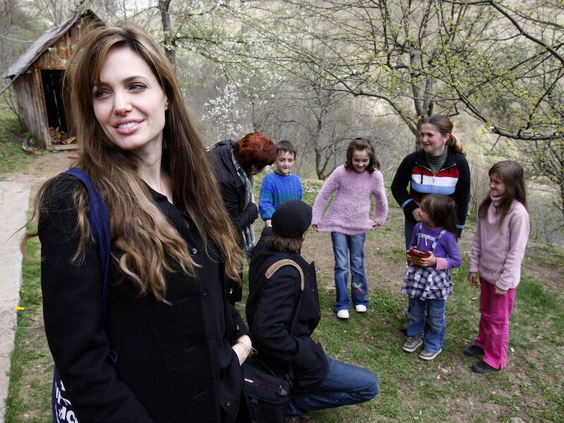 Twee jaar geleden bezocht Angelina Jolie als VN-ambassadrice moslimvluchtelingen in Bosnië.