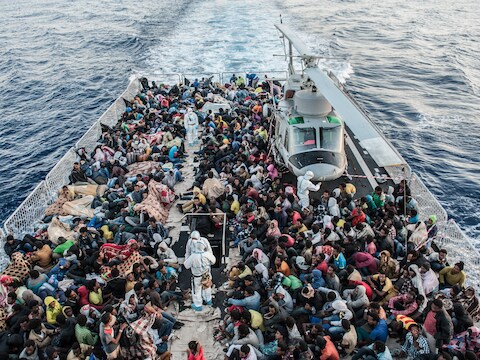 Vorige week redde het Italiaanse schip Spica nog meer dan 1.000 bootvluchtelingen.